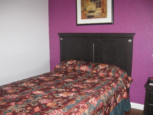 Santa Fe Inn - Pueblo image 1