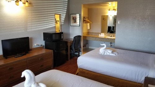 Santa Fe Inn - Pueblo image 10