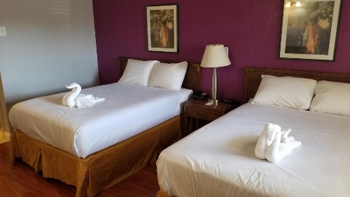 Santa Fe Inn - Pueblo image 11
