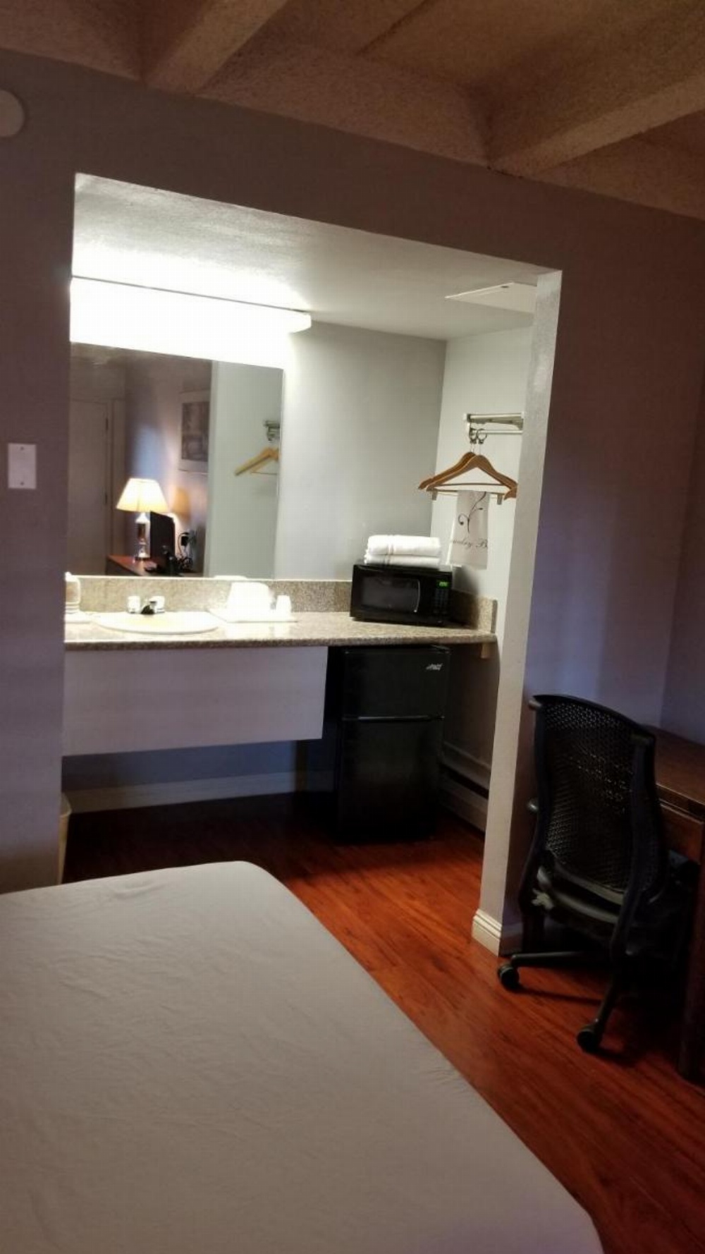 Room image 5