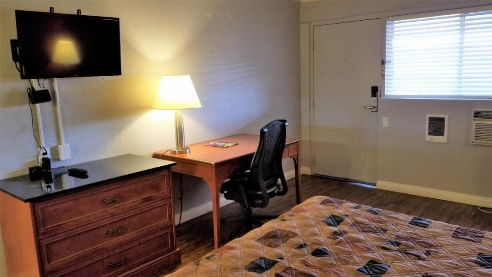 Room image 3
