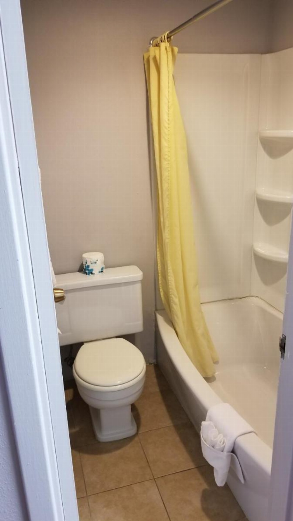 Room image 4