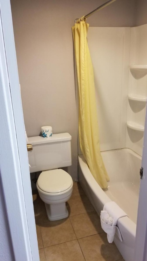 Santa Fe Inn - Pueblo image 18