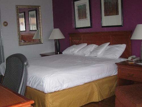 Santa Fe Inn - Pueblo image 2